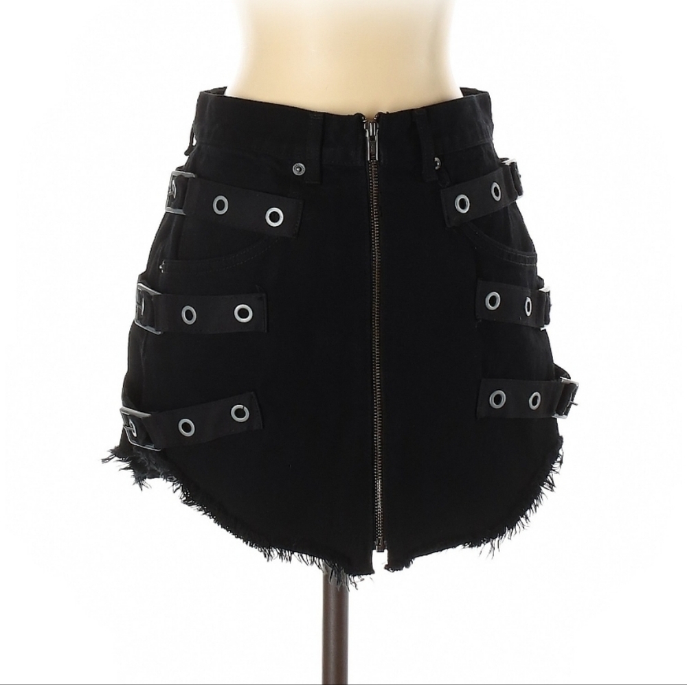 Carmar skirt size 26